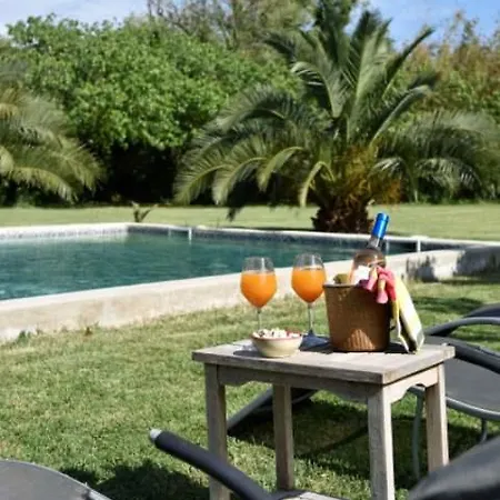 Mas De Bouvet En Camargue Bed & Breakfast *