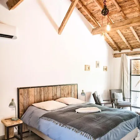 Mas De Bouvet En Camargue Bed & Breakfast *